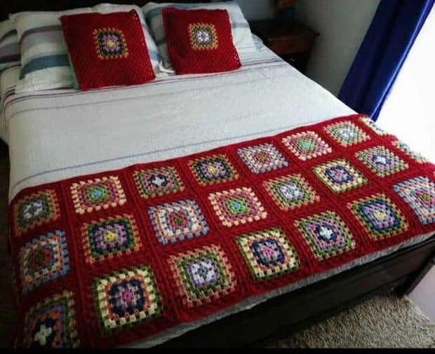 Handmade Cotton knit Bed Runner & Cushion Set Size Queen /King TossokoClothing